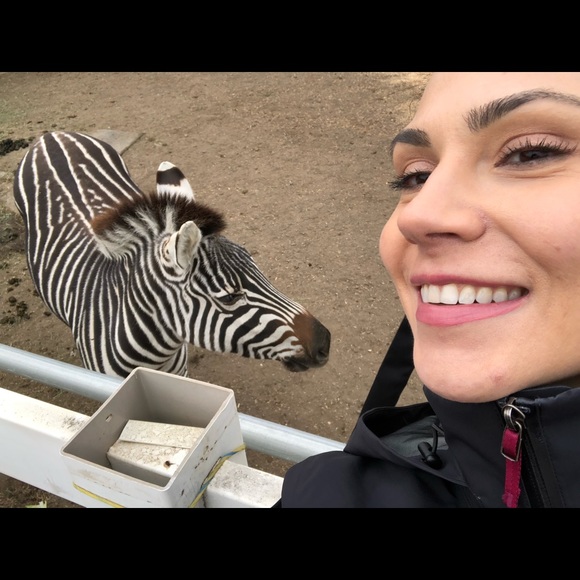 Meet your Posher, Elizabeth - Picture 4 of 6